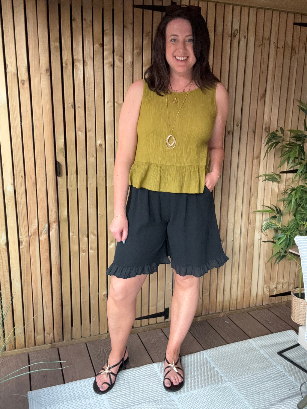 Frill Hem Gauze Linen Shorts - Black