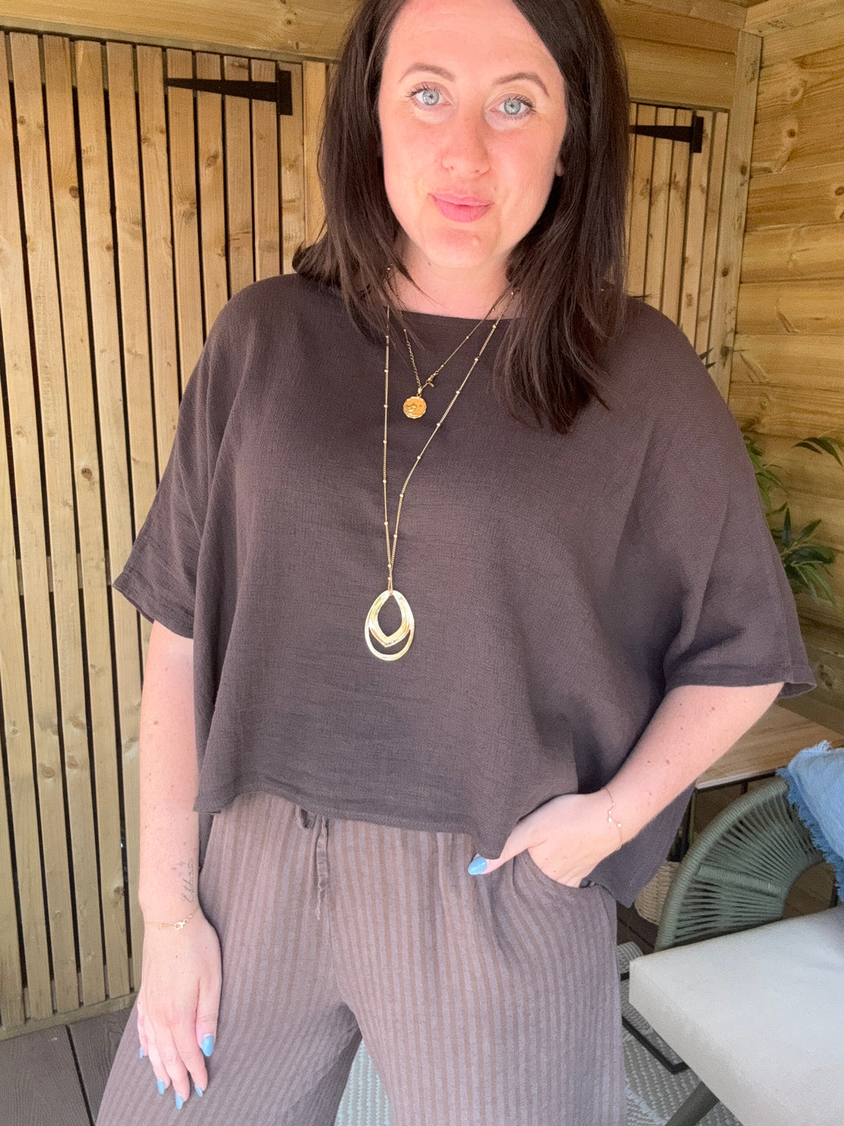 Linen Gauze Back Button Detail Top - Chocolate