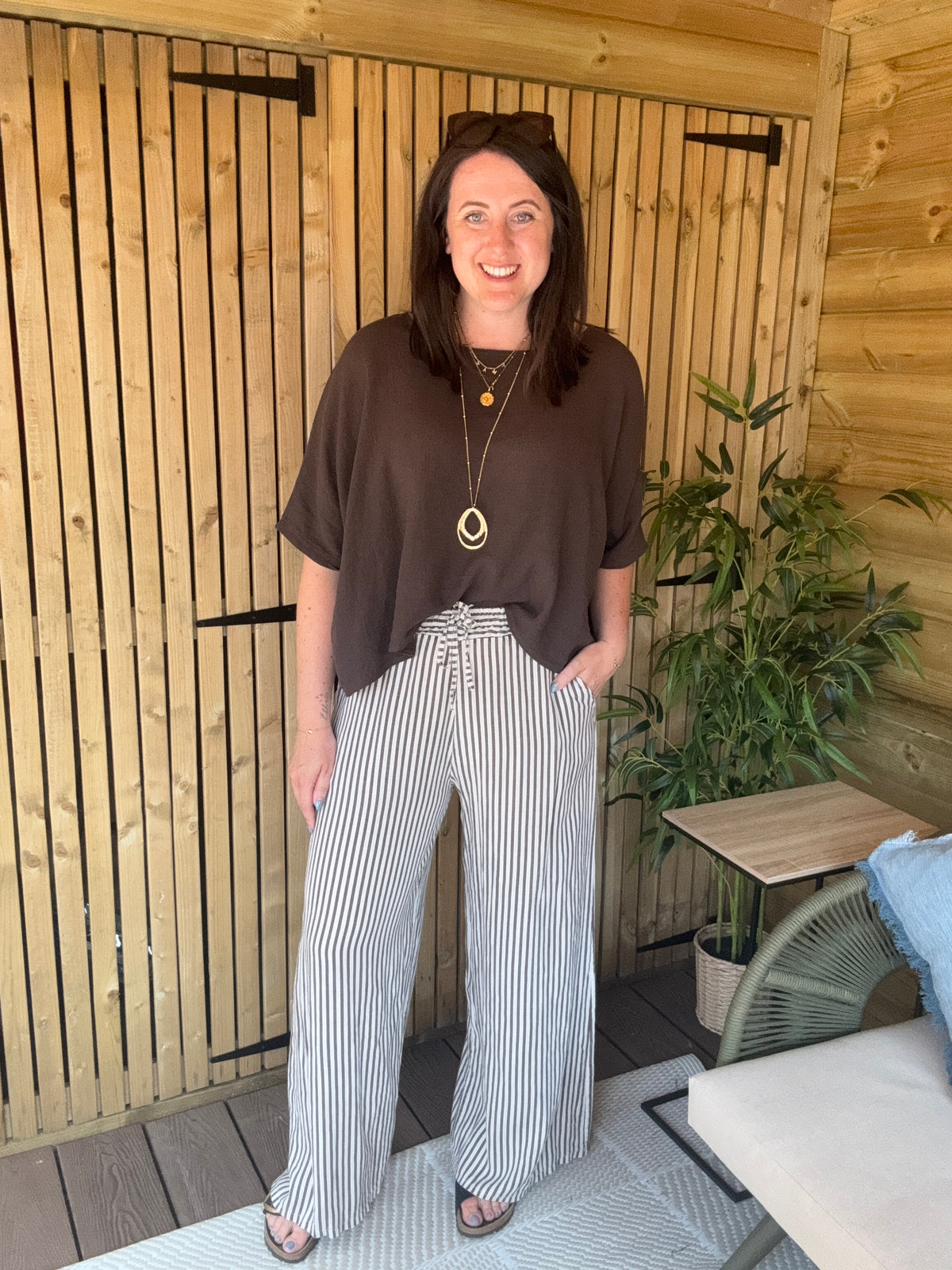 Linen Gauze Back Button Detail Top - Chocolate