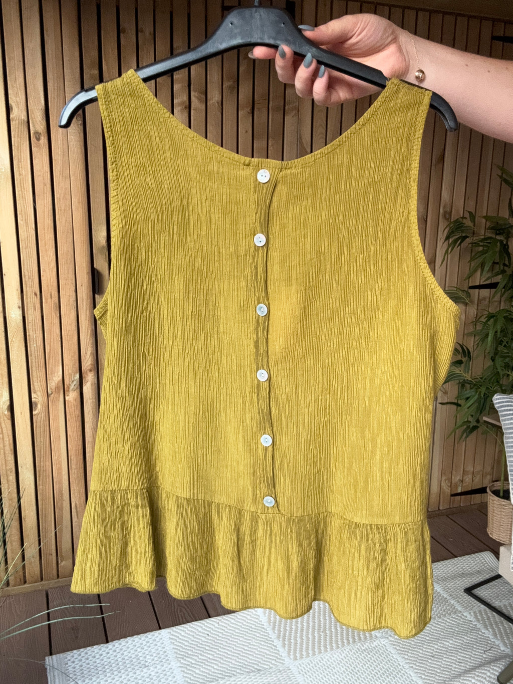 Button Back Detail Top