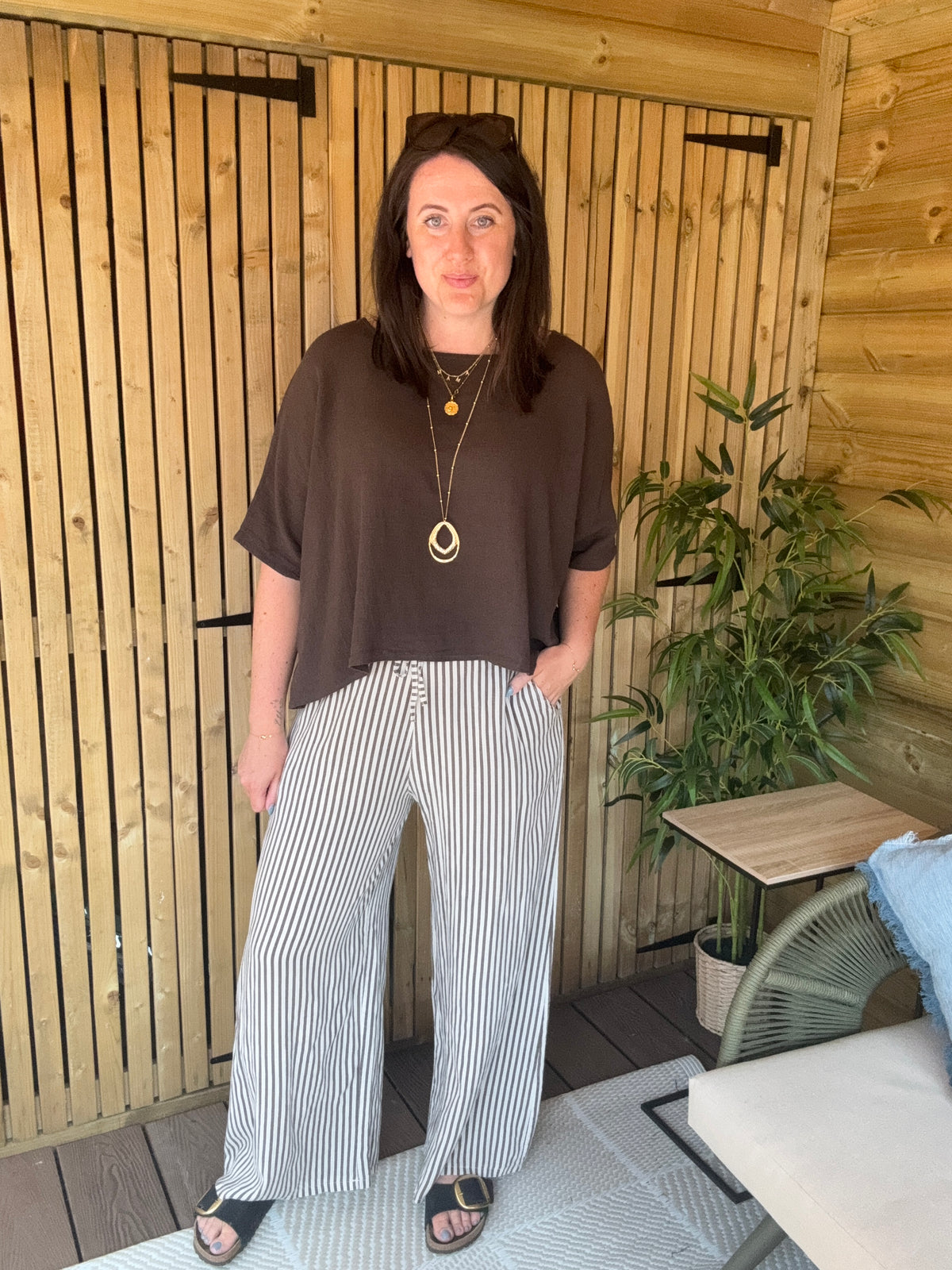Linen Gauze Back Button Detail Top - Chocolate
