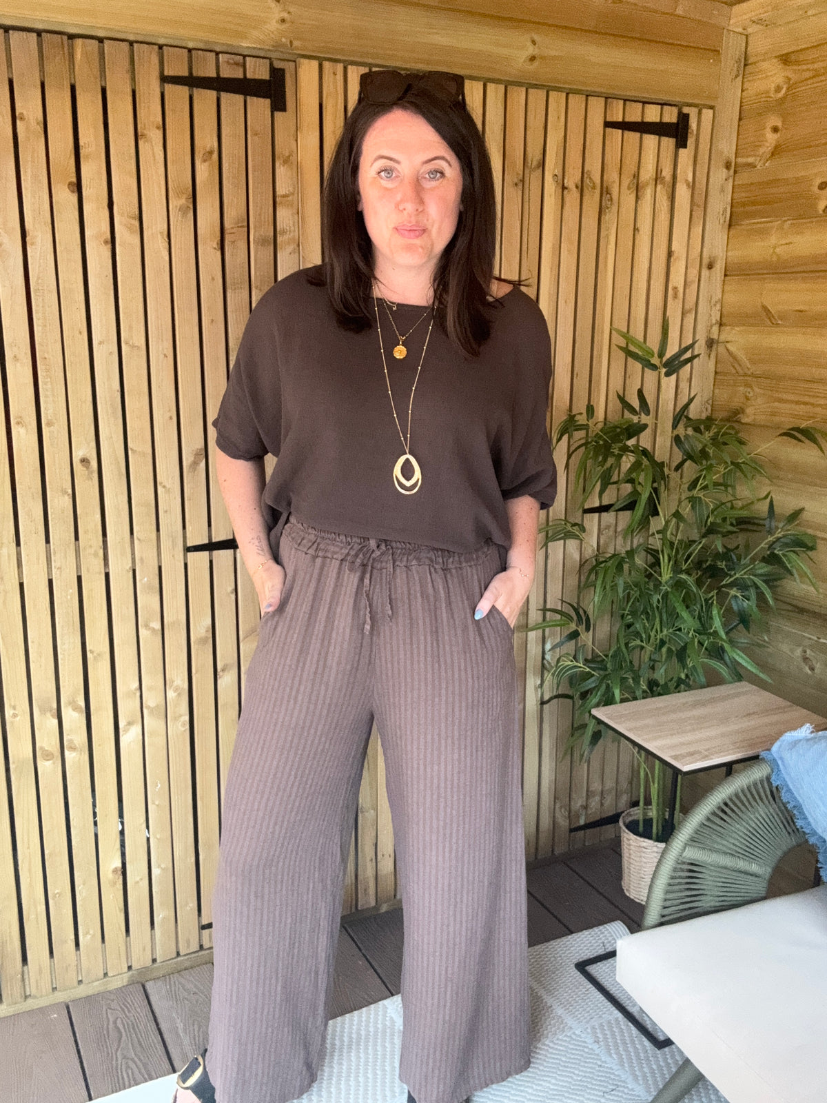 Linen Gauze Back Button Detail Top - Chocolate